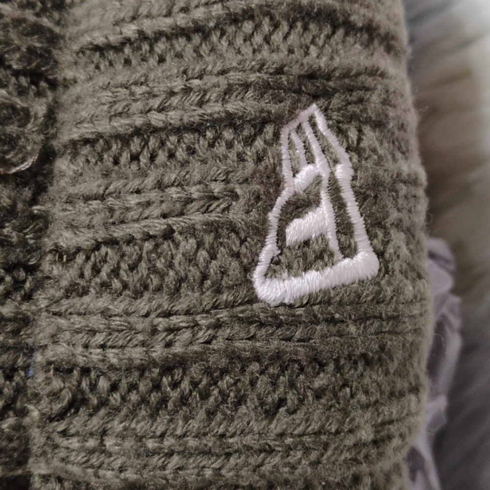 New England Patriots Salute The Troops New Era Beanie Gently Worn - Picture 8 of 10